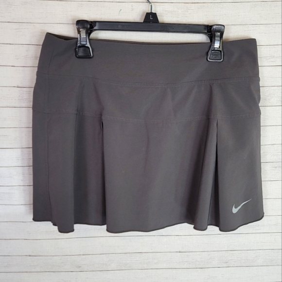 NIKE GRAY PULL ON MINI SKORT, SZ SMALL - Picture 1 of 7